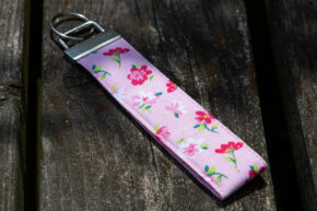 Schlüsselband Blumen rosa