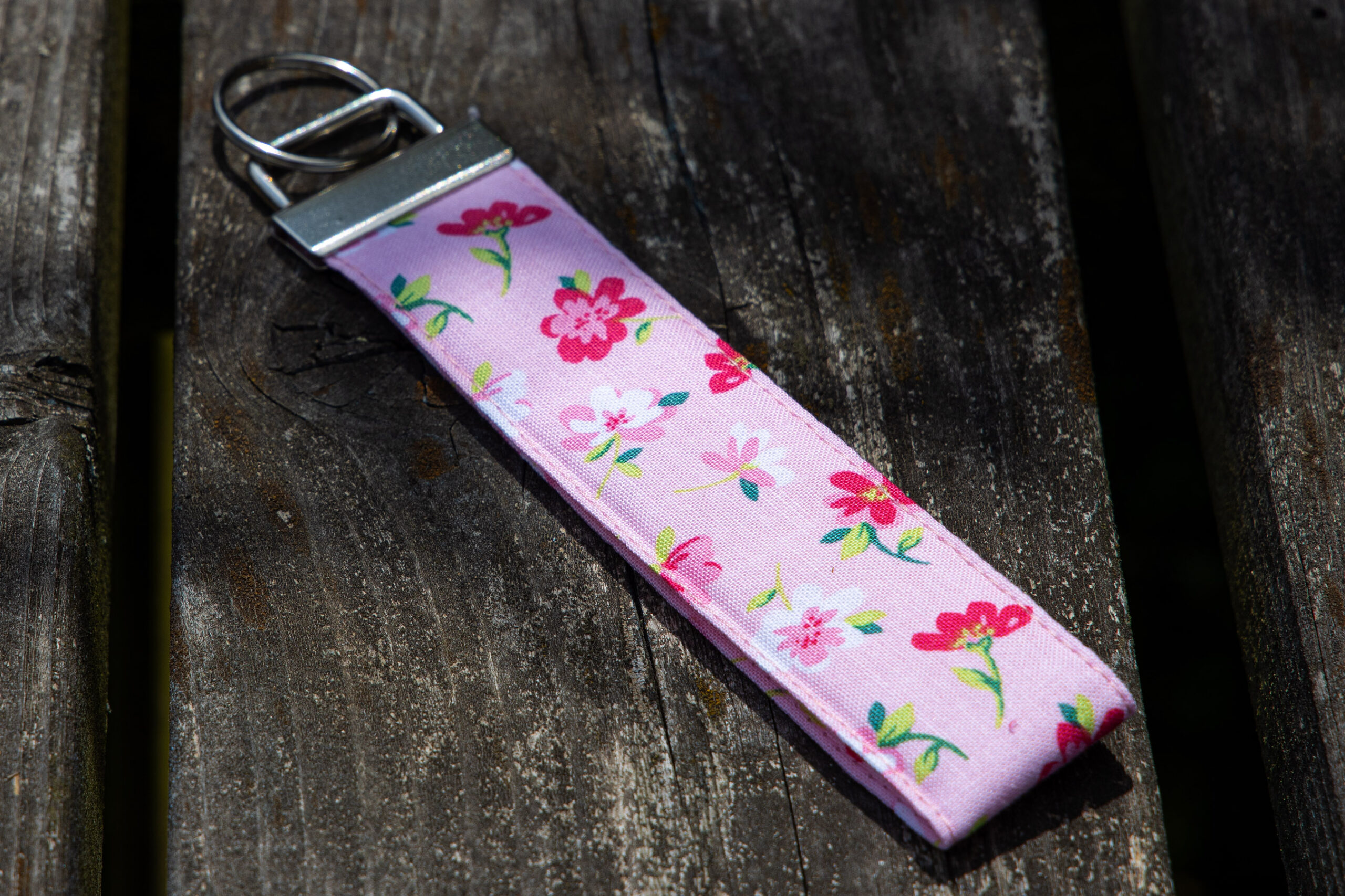 Schlüsselband Blumen rosa