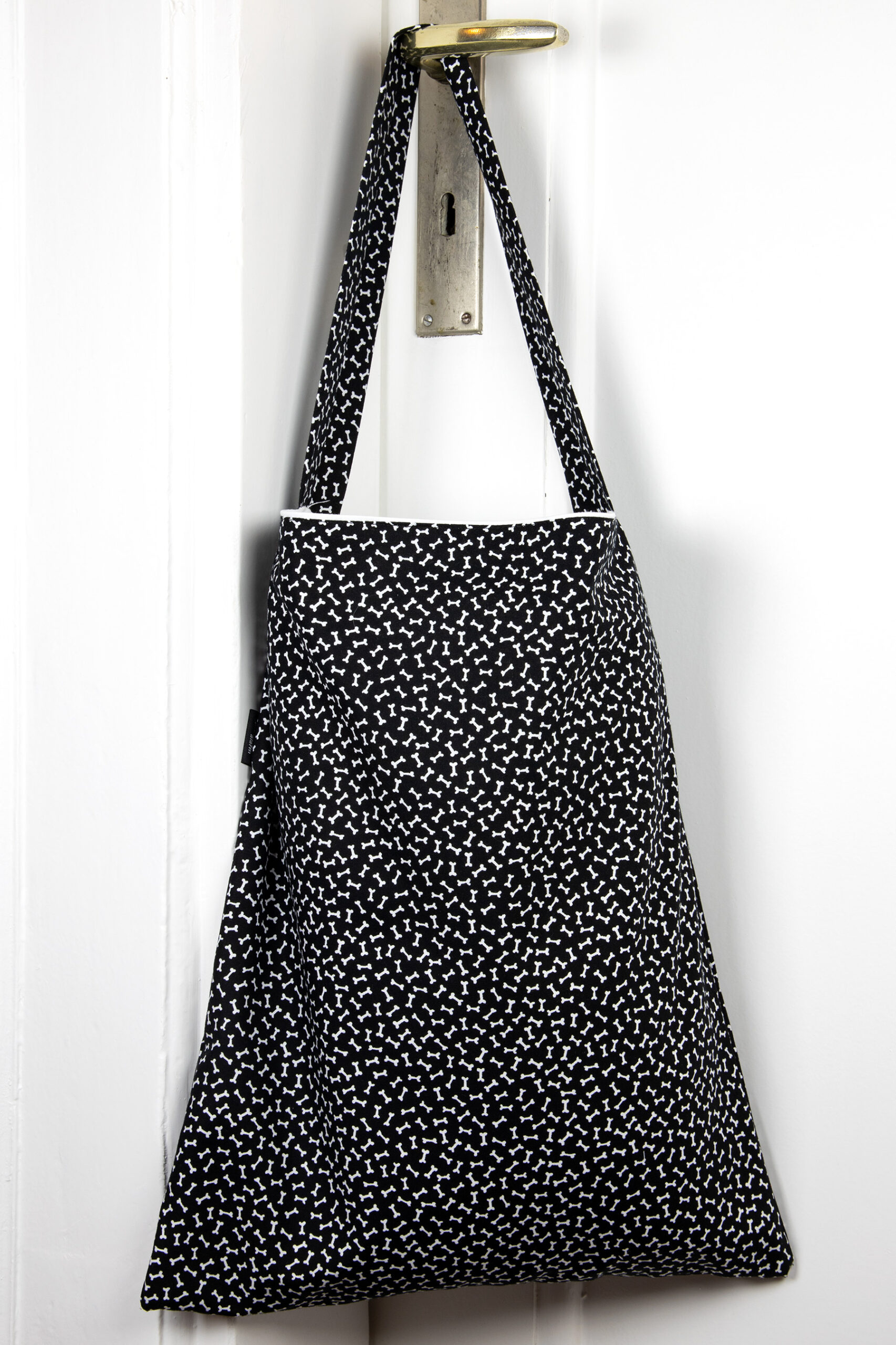 Stofftasche Knochen schwarz weiß