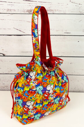 🧵 Handgemachte Handtasche Bunte Katzen - Innenfutter Punkte rot