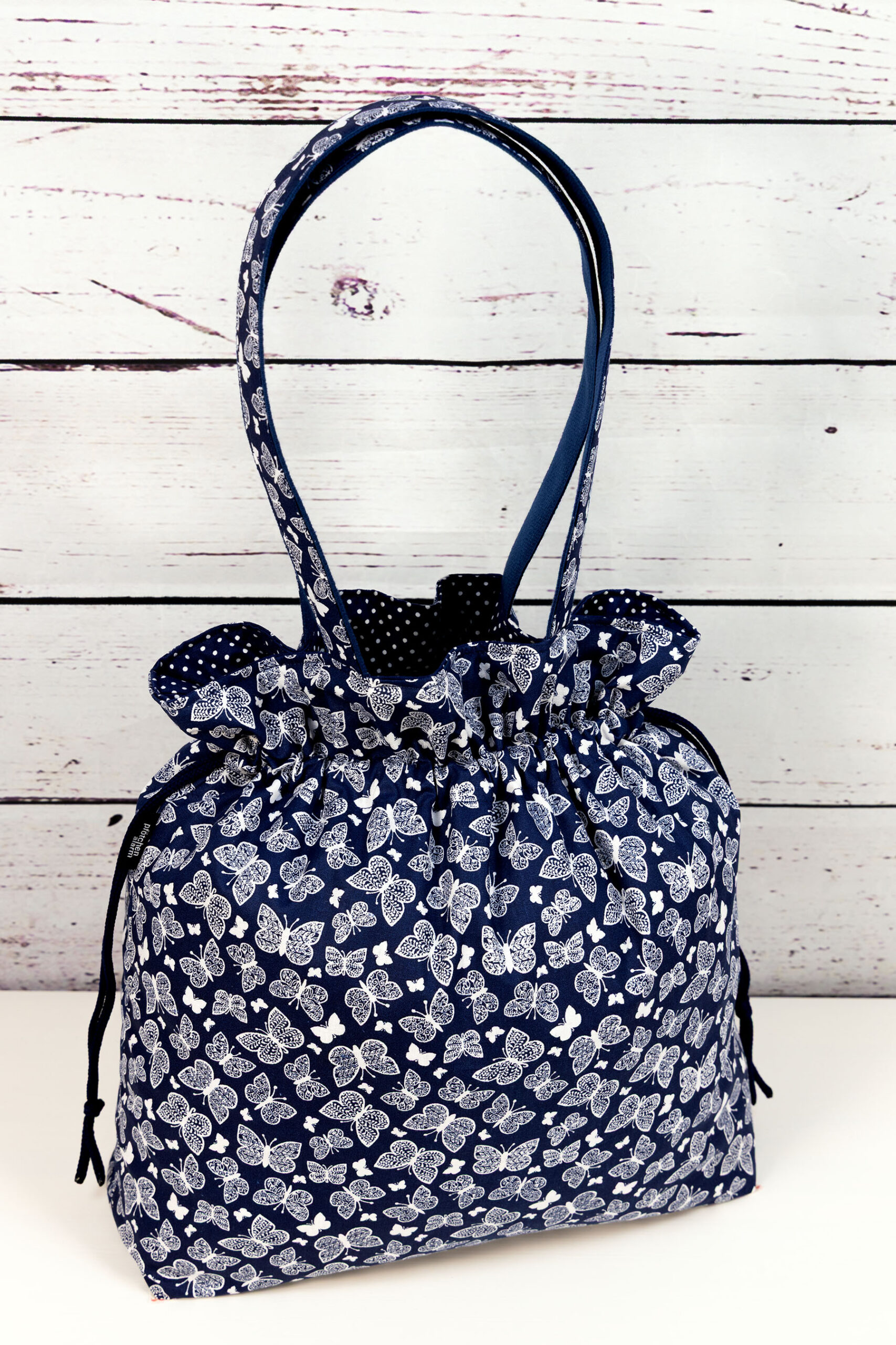 🧵 Handgemachte Handtasche Schmetterlinge blau - Innenfutter Punkte blau